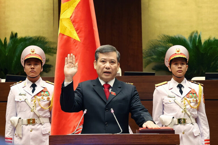 Đồng chí Lê Minh Trí tuyên thệ nhậm chức Chánh án Tòa án nhân dân tối cao