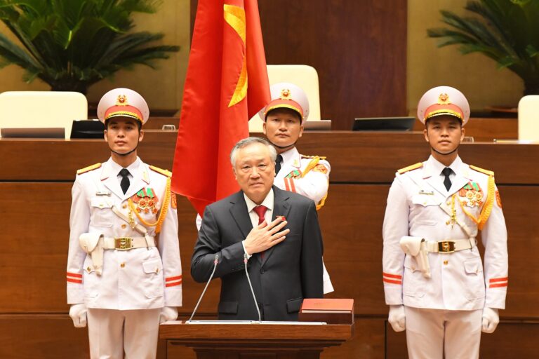 Chánh án Toà án nhân dân tối cao Nguyễn Hoà Bình tuyên thệ nhậm chức